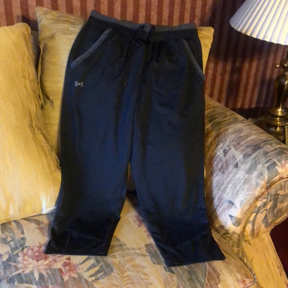 Under Armour pants (cropped)